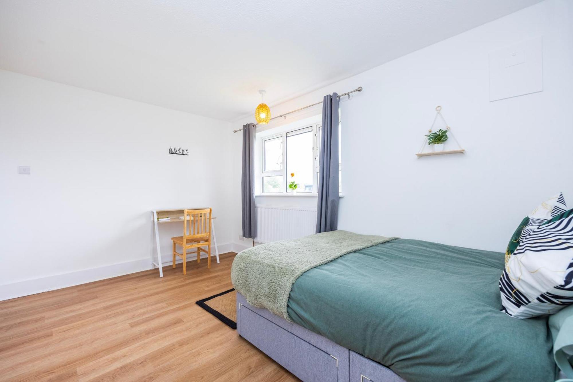Excel O2 Stunning Large 3 Bedroom Apartment With Balcony London Eksteriør bilde