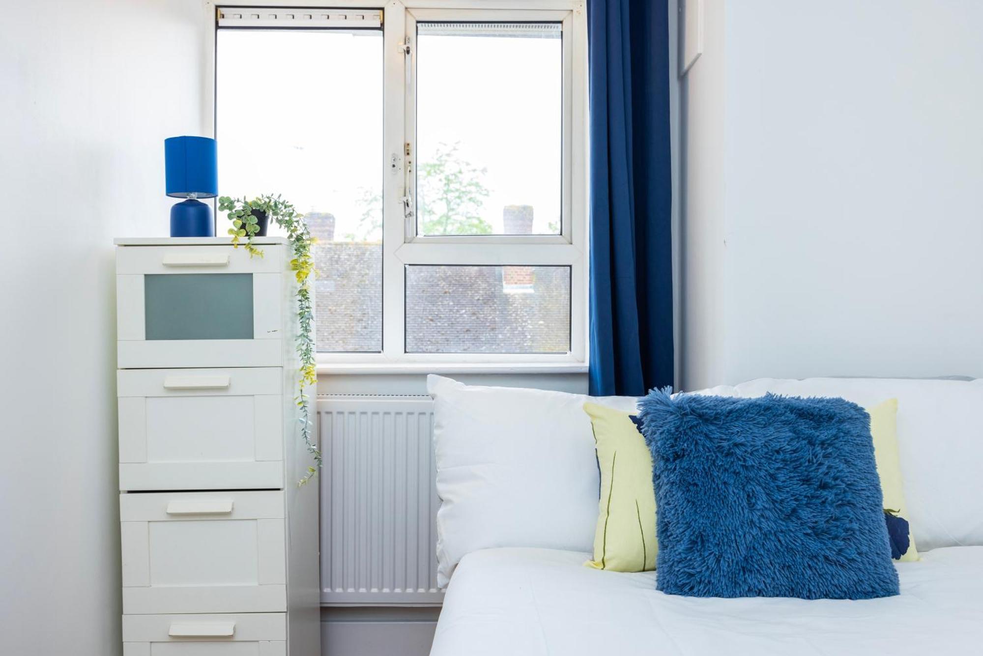 Excel O2 Stunning Large 3 Bedroom Apartment With Balcony London Eksteriør bilde